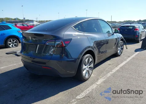 2024 Tesla Model Y Long Range Dual Motor All-Wheel Drive from USA, damaged, VIN 7SAYGDEE2RA281310